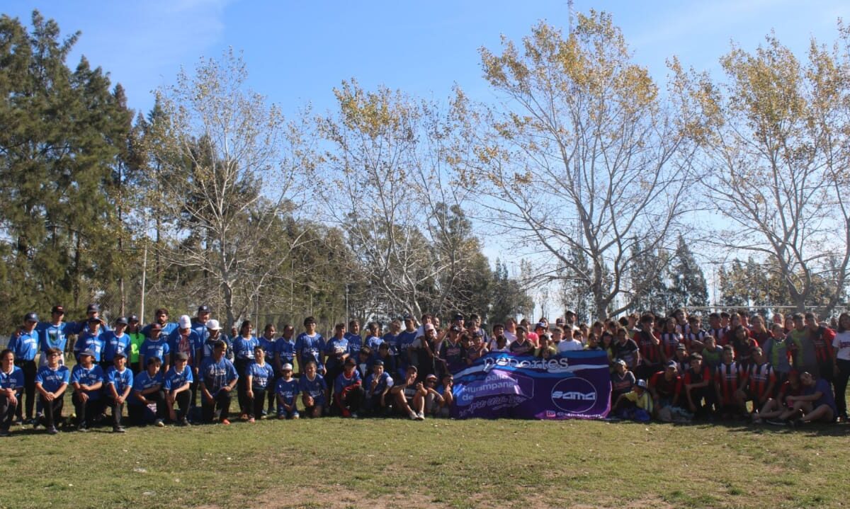 ENCUENTRO DE SÓFTBOL EN CAMPANA