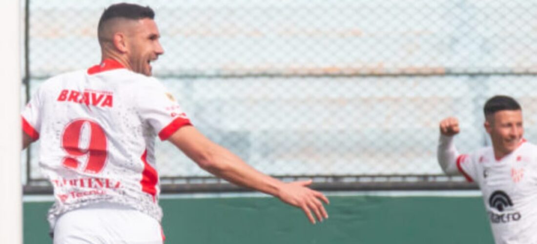ADRIÁN MARTÍNEZ LA CLAVE DEL GOL PARA INSTITUTO