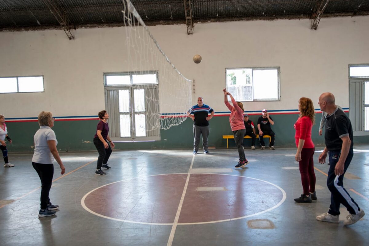 “GRANDES DEPORTISTAS” DISPUTARON LA ÚLTIMA FECHA DEL TORNEO ORGANIZADO POR EL MUNICIPIO