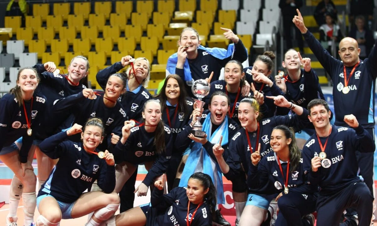 victoria matich campeonas con las panteritas